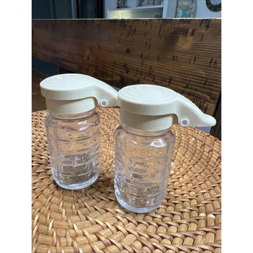 Glass Quilt Waffle Design Salt and Pepper Shaker with Screw Off Press to Open
